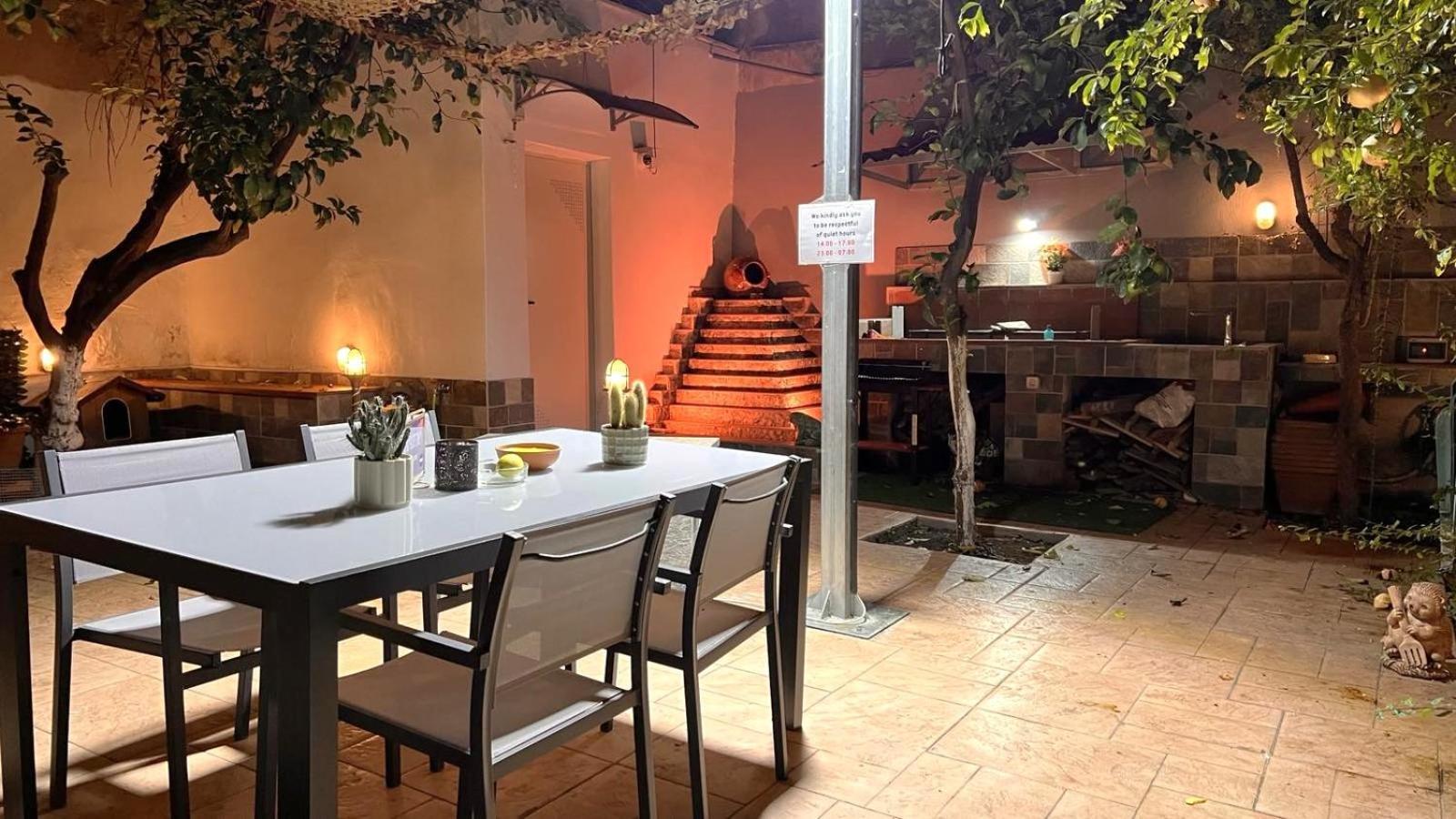 Historic Center Getaway 10'Walk To Acropolis Hill Apartment Athens Exterior photo