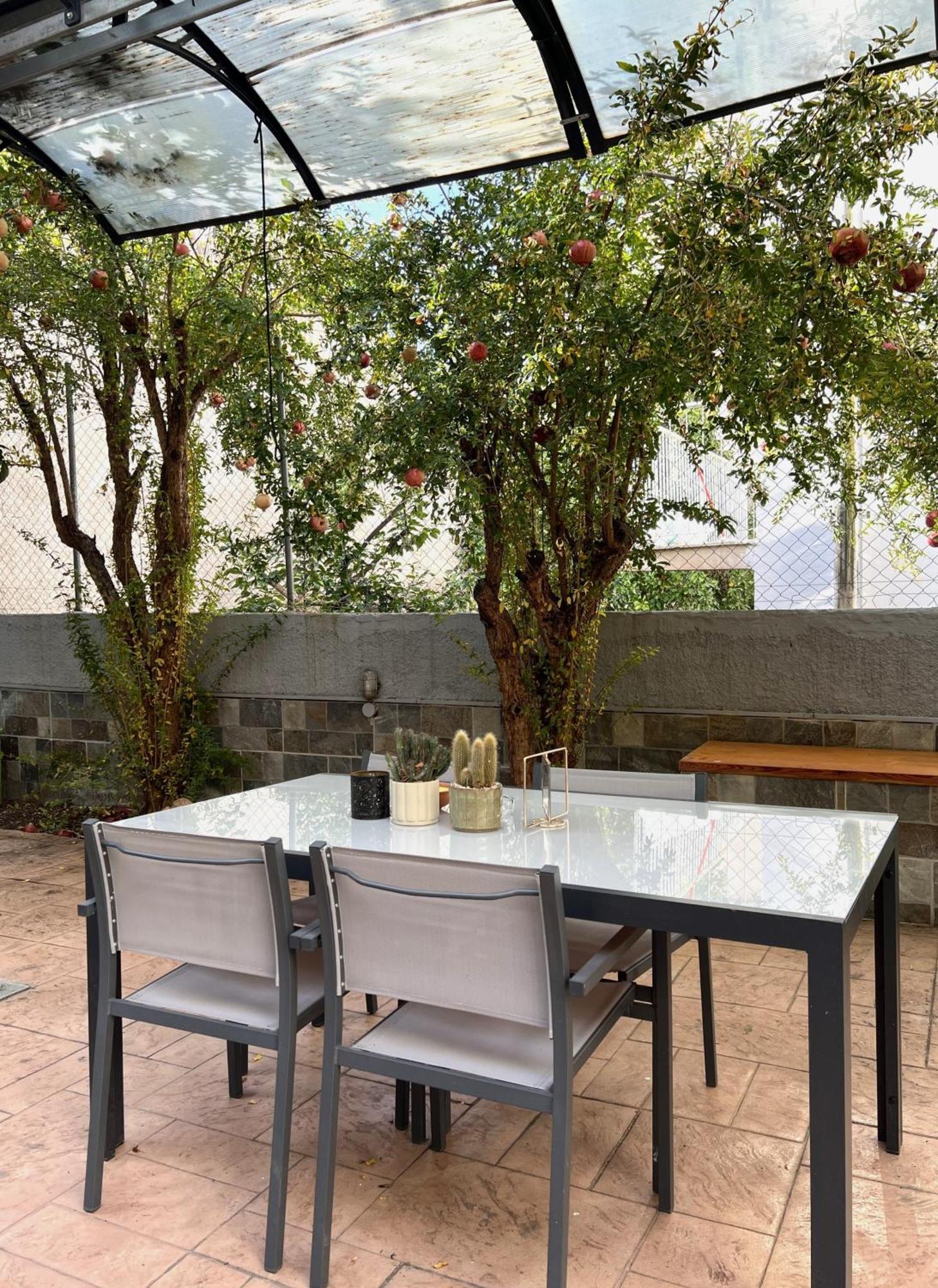 Historic Center Getaway 10'Walk To Acropolis Hill Apartment Athens Exterior photo